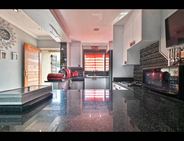 2 BEDROOM APARTMENT FOR SALE IN MULBARTON